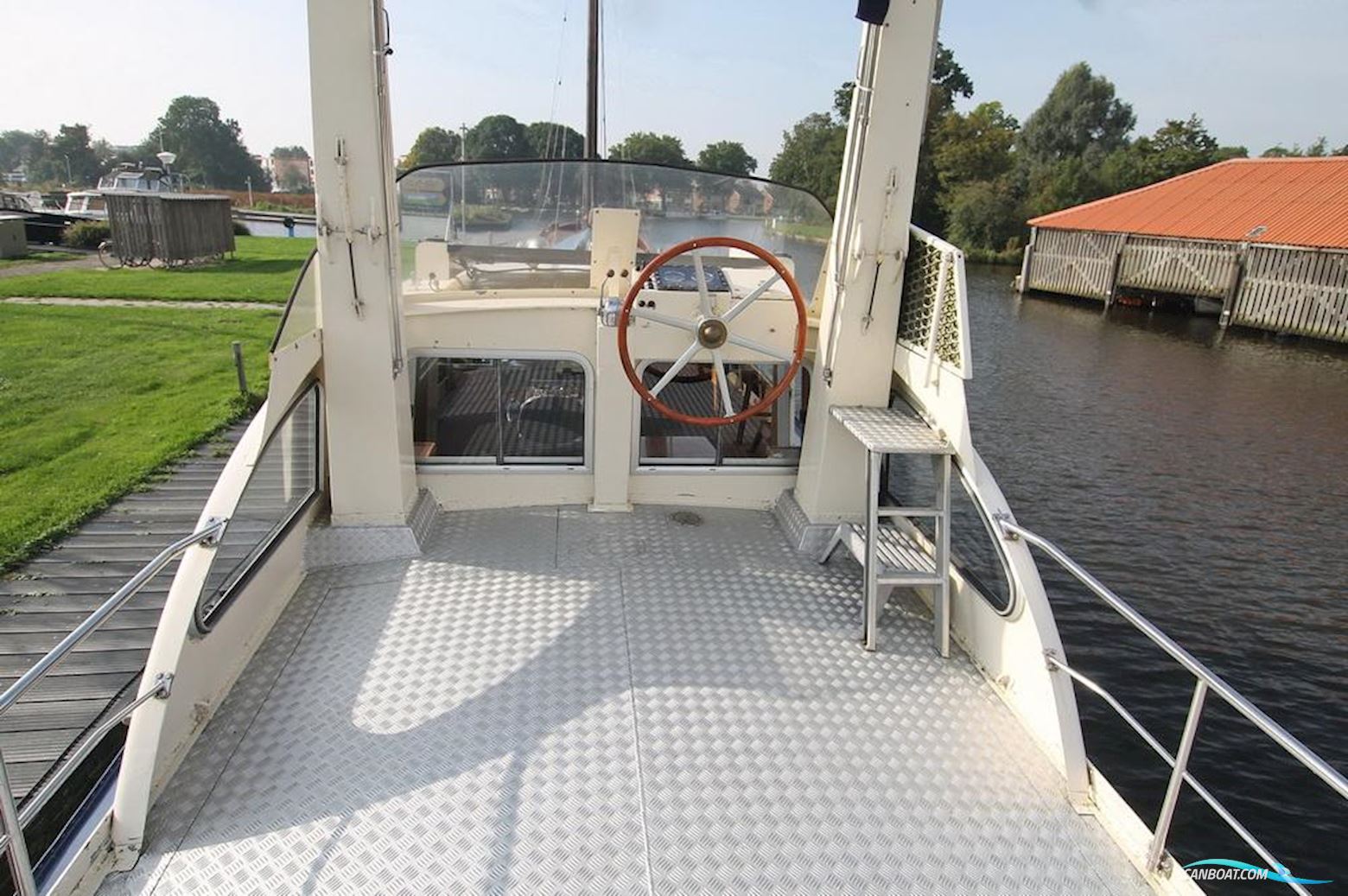 Traditional ex Patrouille Schip