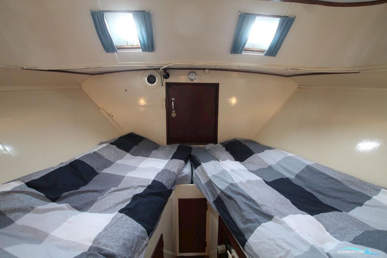 Traditional ex Patrouille Schip