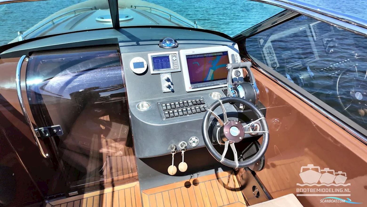 Arctic Blue 35 Cabin