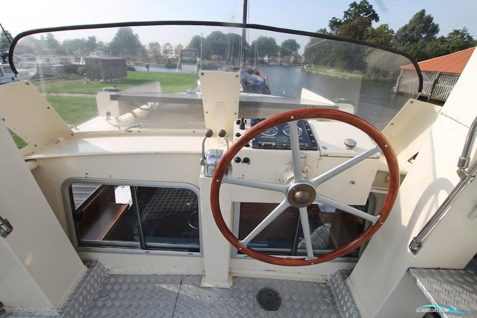 Traditional ex Patrouille Schip