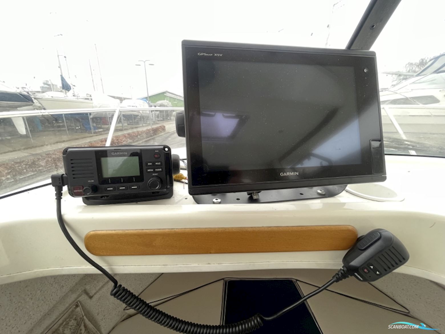 Quicksilver 640 Pilothouse