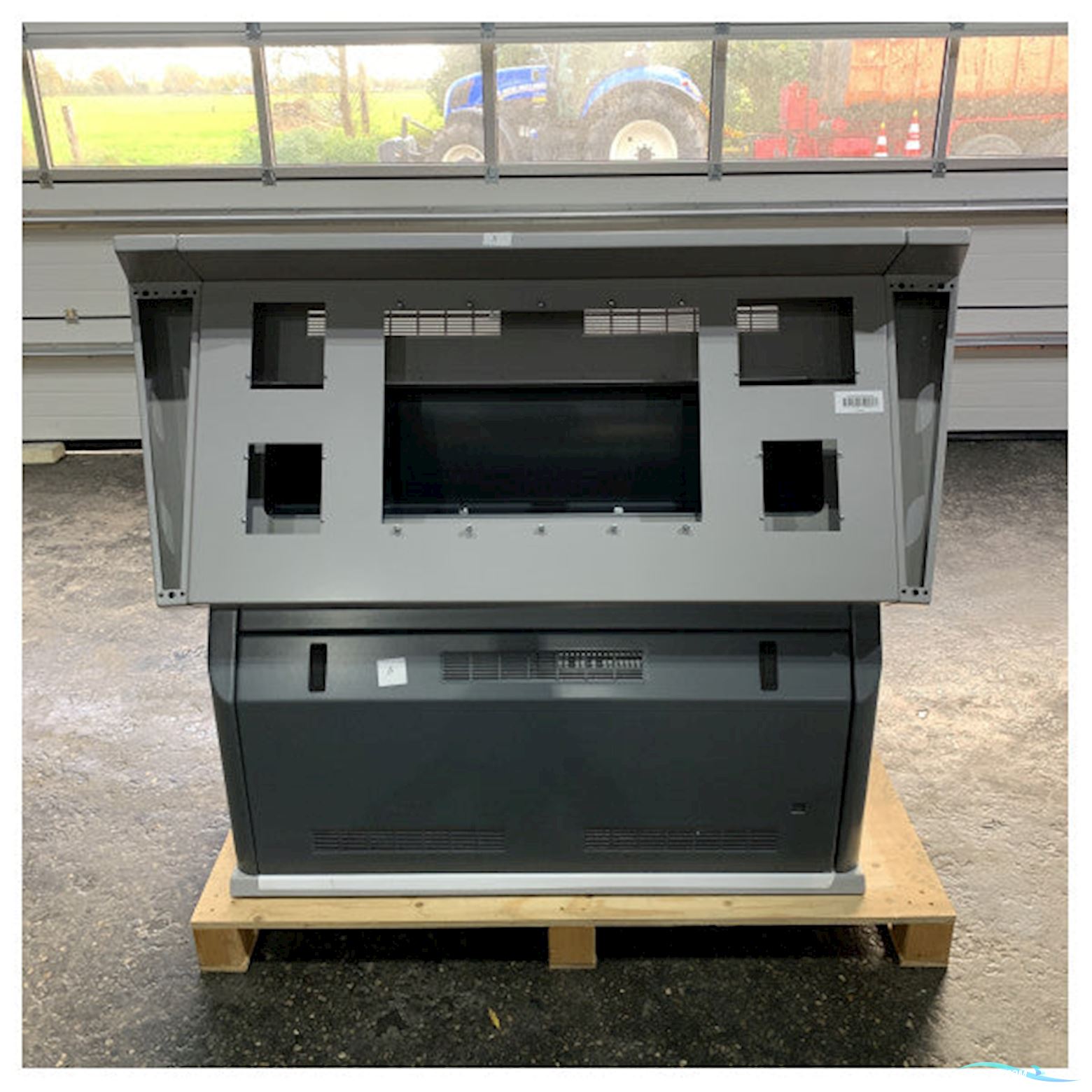 Alphatron Marine Ship Bridge Navigation Console type A Antracite L160 x W50 x H130 Bådtilbehør 2025, Holland