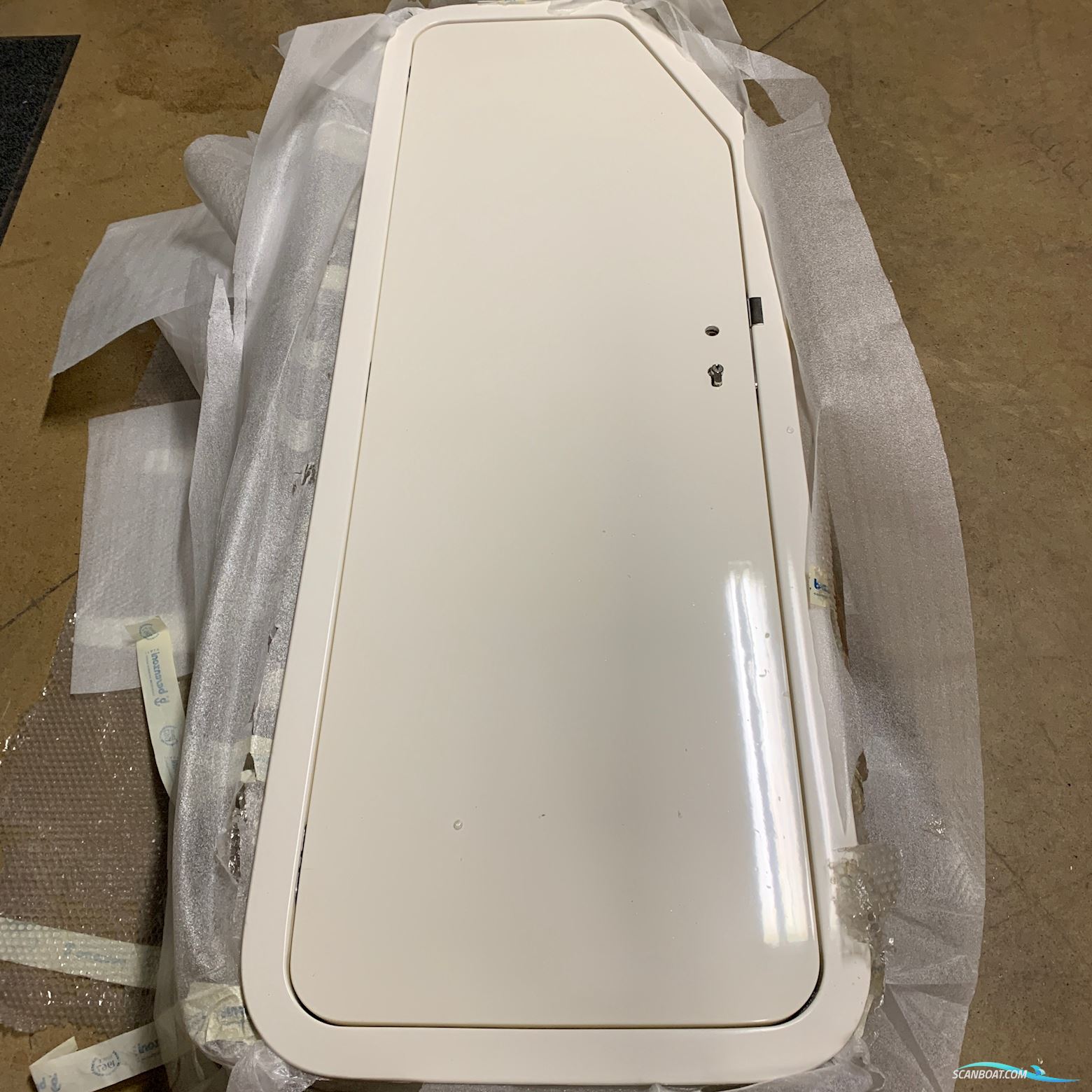 Besenzoni 7ER01A39.1 white door manual opening white 1700 x 620 mm Bådtilbehør 2026, Holland
