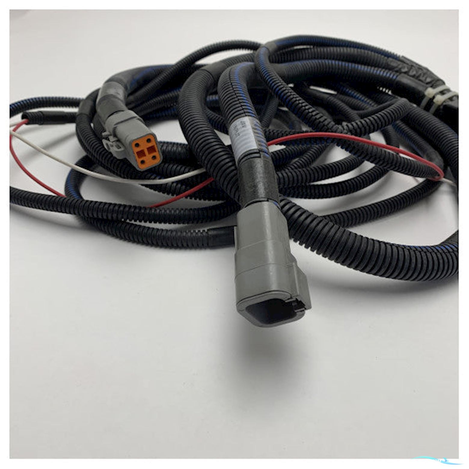 Cummins 3969769 DC-DC engine voltage converter