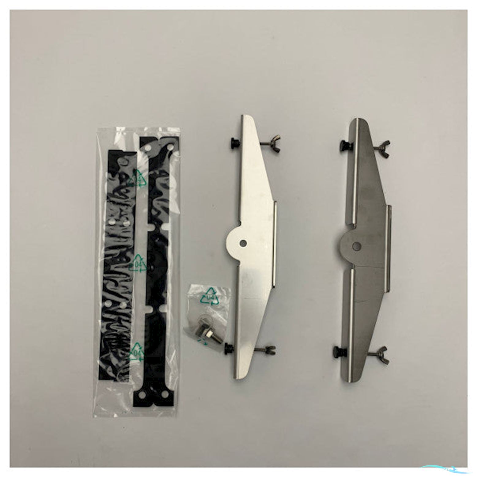 Furuno X-Band Radar Flush Mount Kit For FR-8065, FR-8125, FR-8255 - OP03-228 Bådtilbehør 2025, Holland