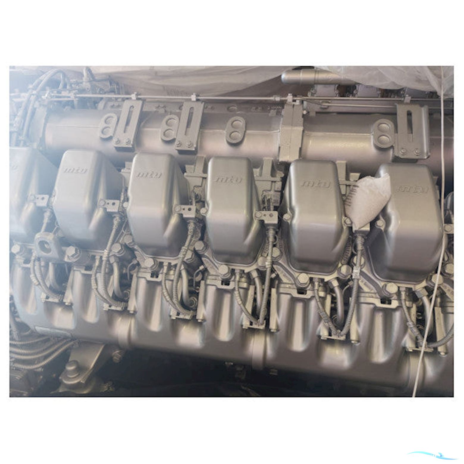 MTU series 4000 16V4000M90 dual engine kit with Kamewa JET propulsion