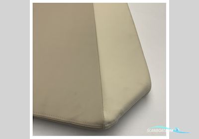 Quicksilver 555 Cabin Cushion for Starboard Side Sunlounge Beige - 2284224 Bådtilbehør 2026, Holland