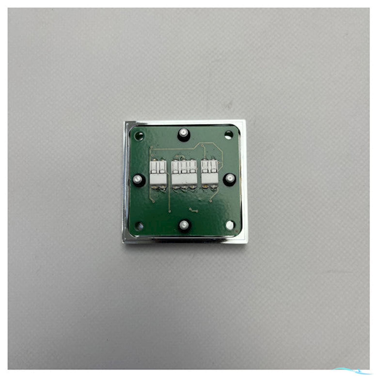 Riva Premium Stainless Steel Marine Mounting Plate 3P 60x60mm for Durable Electrical Connections