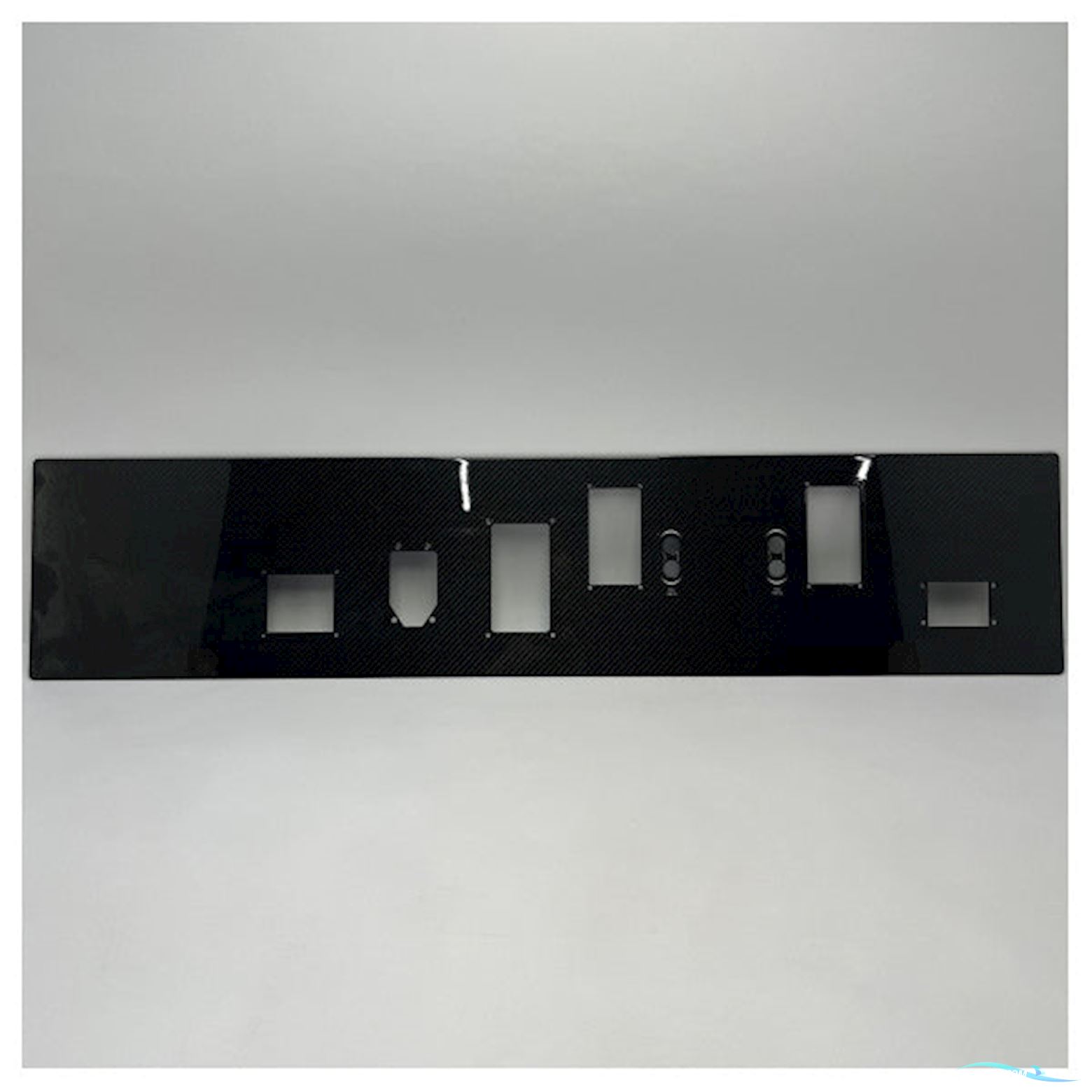 Riva Ribelle 66 Black Carbon Dashboard Panel For Motor Instruments - 414467 Bådtilbehør 2025, Holland