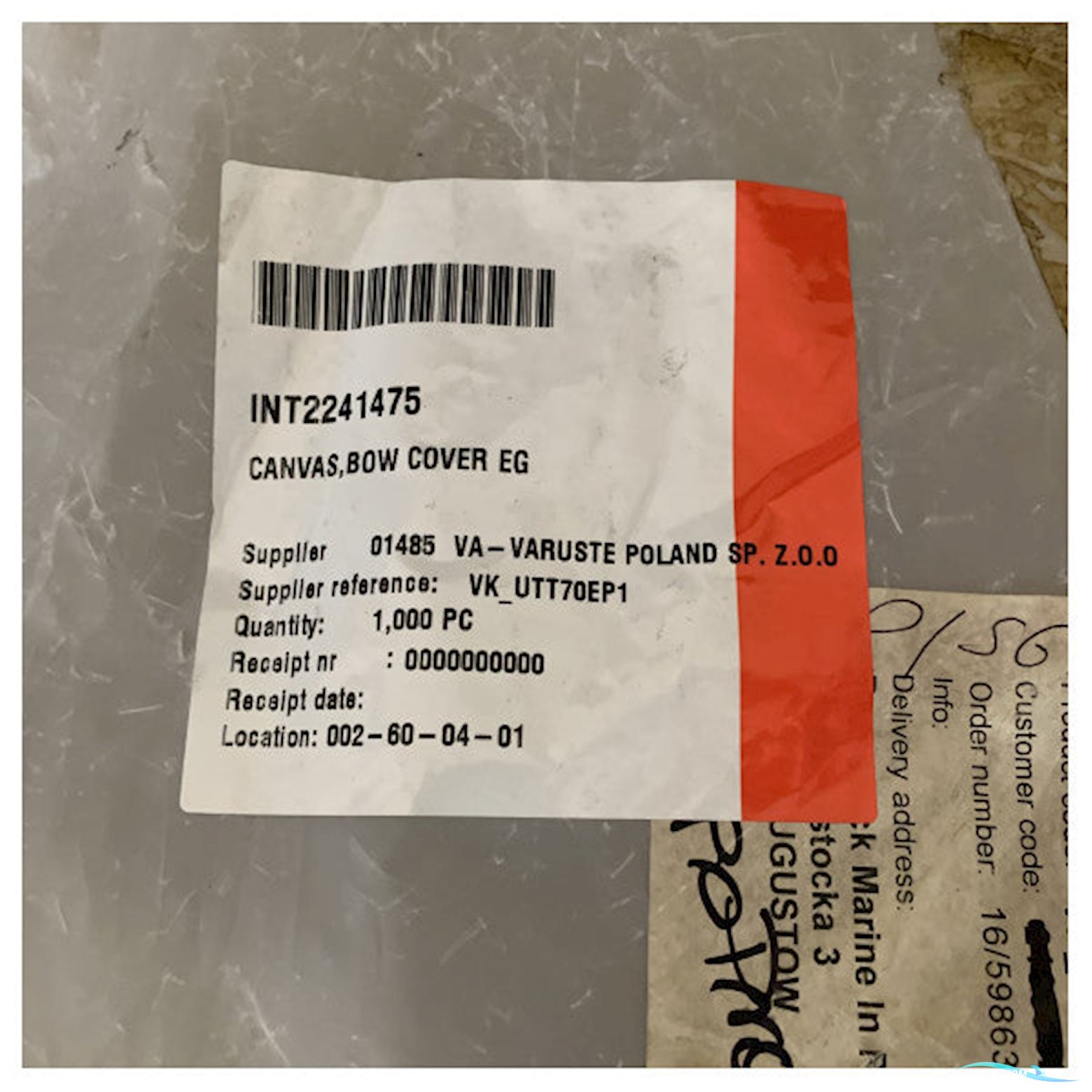 Uttern T70 Black Canvass Bow Cover with Suppor Pole - VK_UTT70EP1