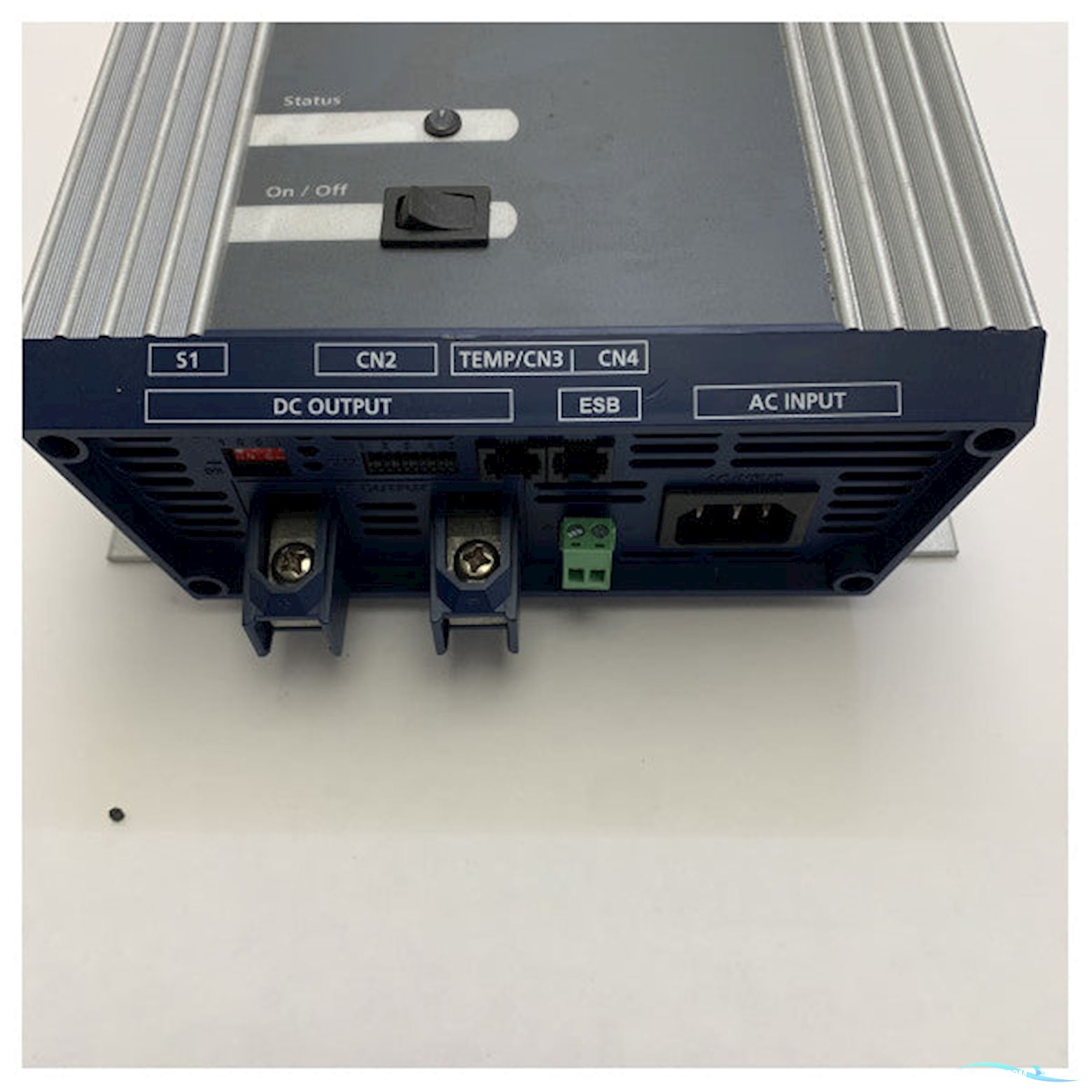 Vetus BC12151 4-Stage 12V - 15A Automatic Battery Charger