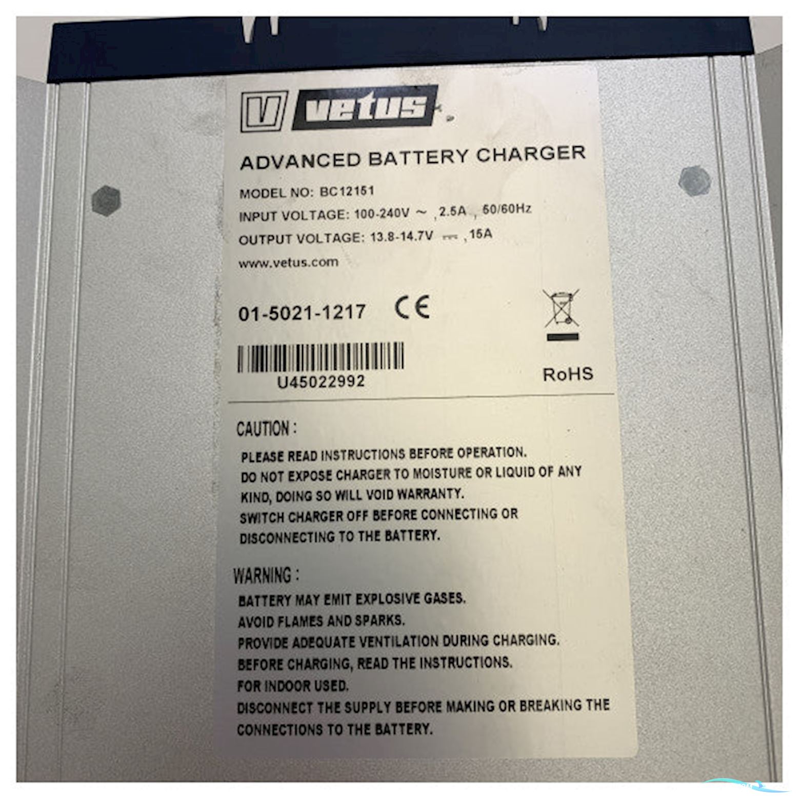 Vetus BC12151 4-Stage 12V - 15A Automatic Battery Charger
