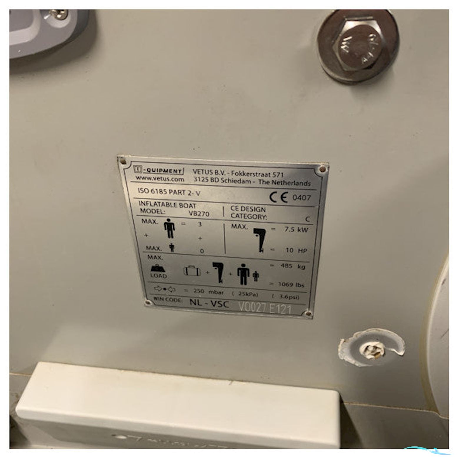 Yellow V VB270 2.7 M Inflatable Rubber Boat for 7 People