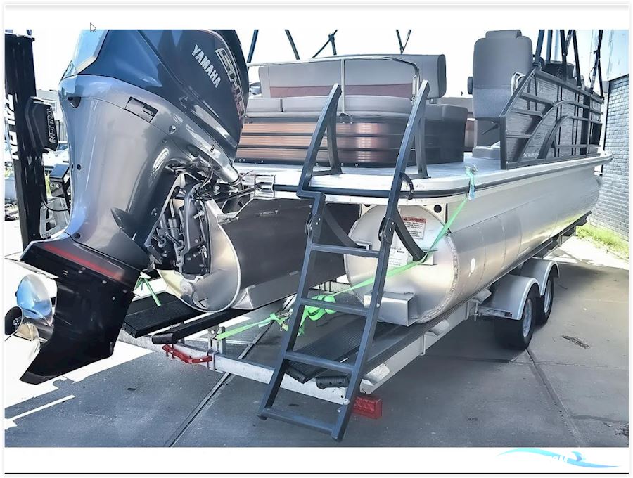 Bennington L22 Quad Bench Saltwater