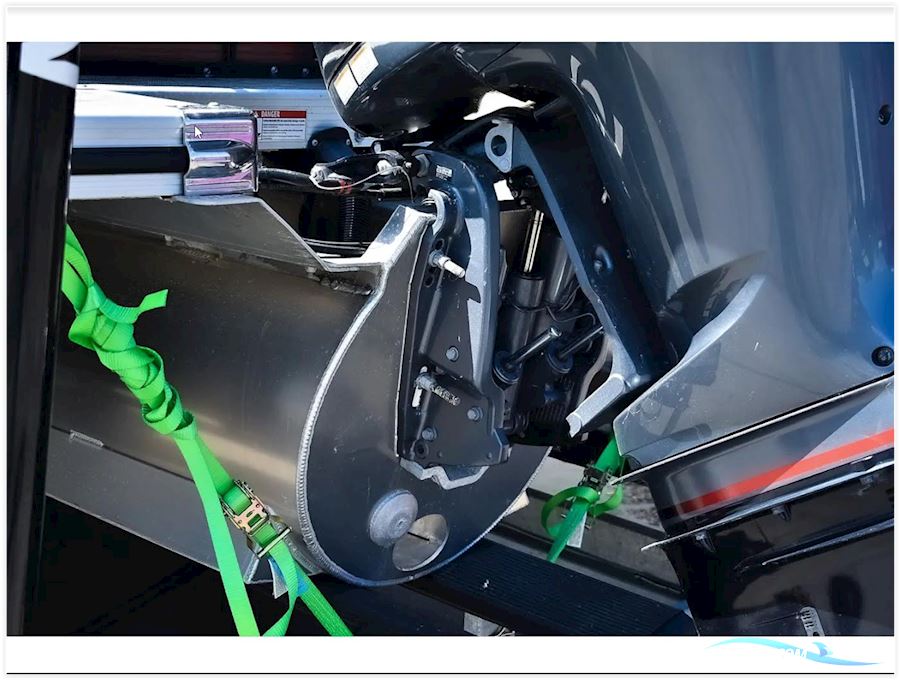 Bennington L22 Quad Bench Saltwater