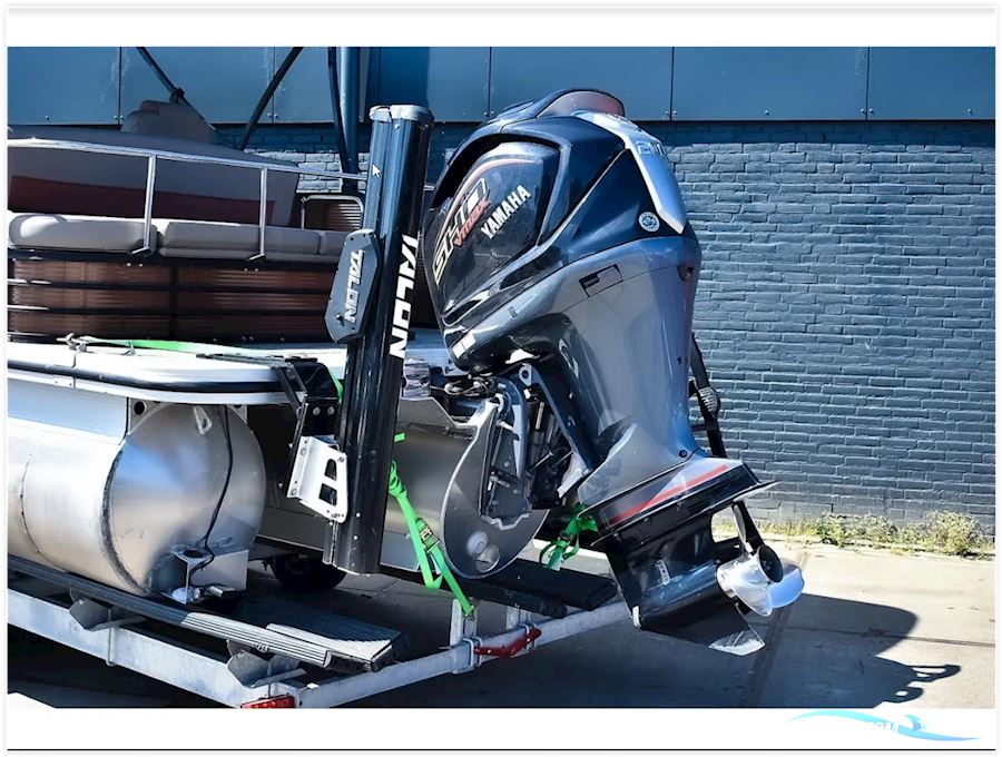 Bennington L22 Quad Bench Saltwater