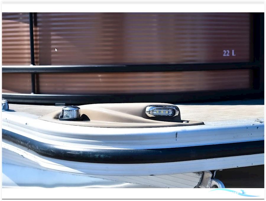 Bennington L22 Quad Bench Saltwater