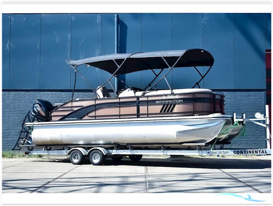 Bennington L22 Quad Bench Saltwater