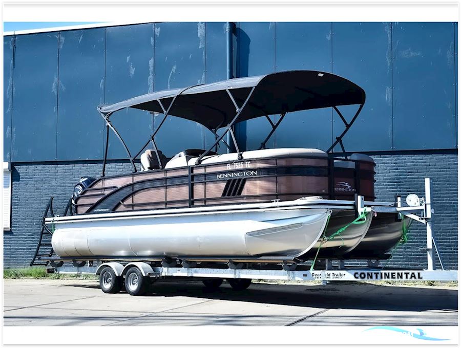 Bennington L22 Quad Bench Saltwater