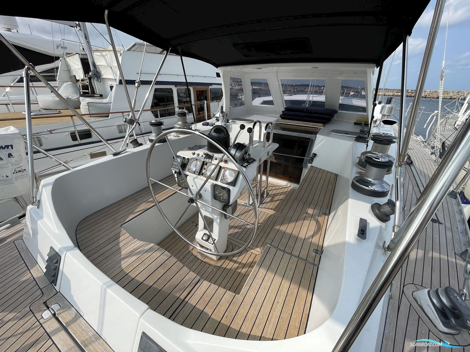 Ferretti Altura 53