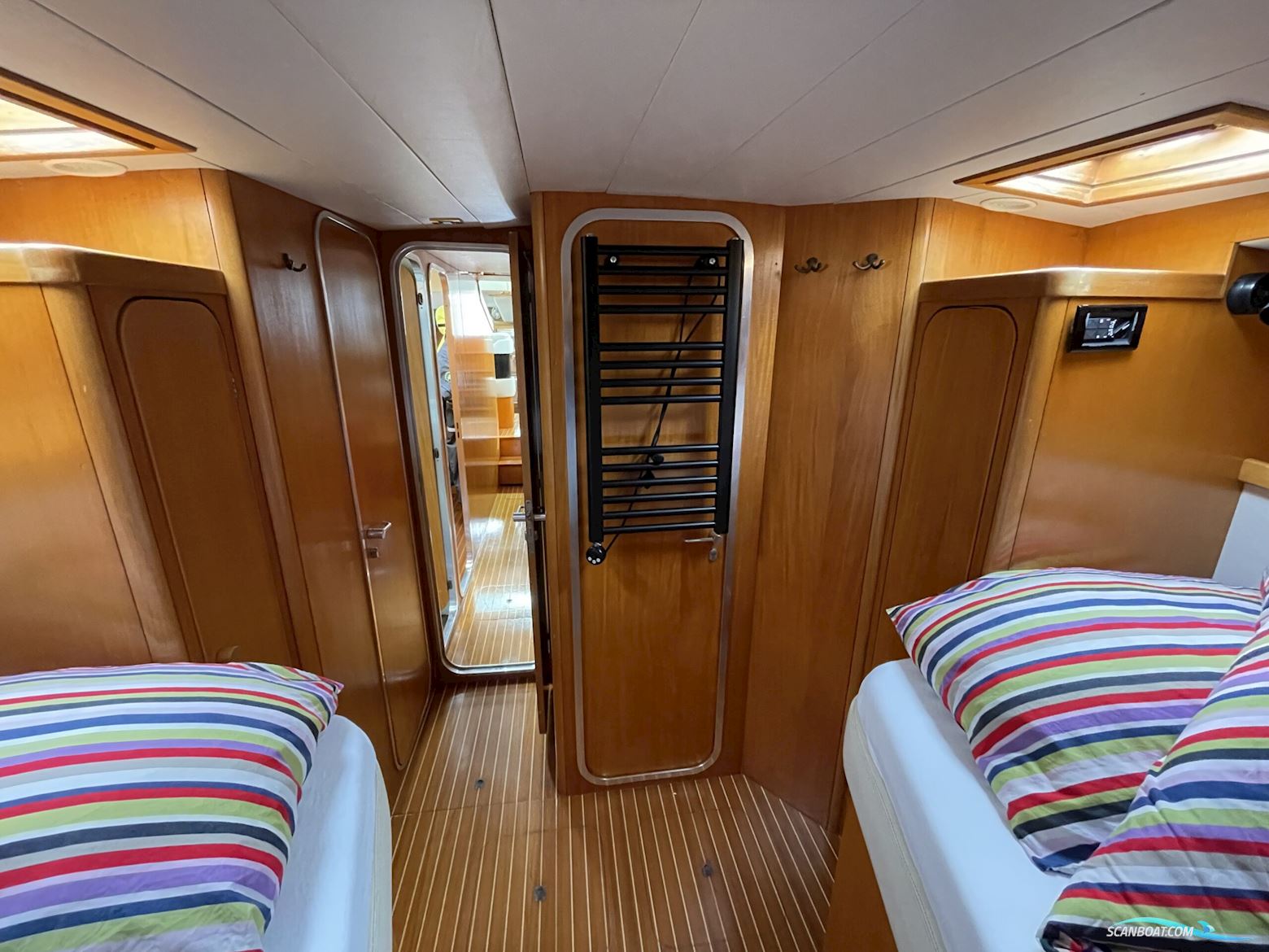 Ferretti Altura 53