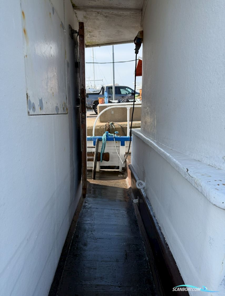 Skonare, Hus / bo Båt