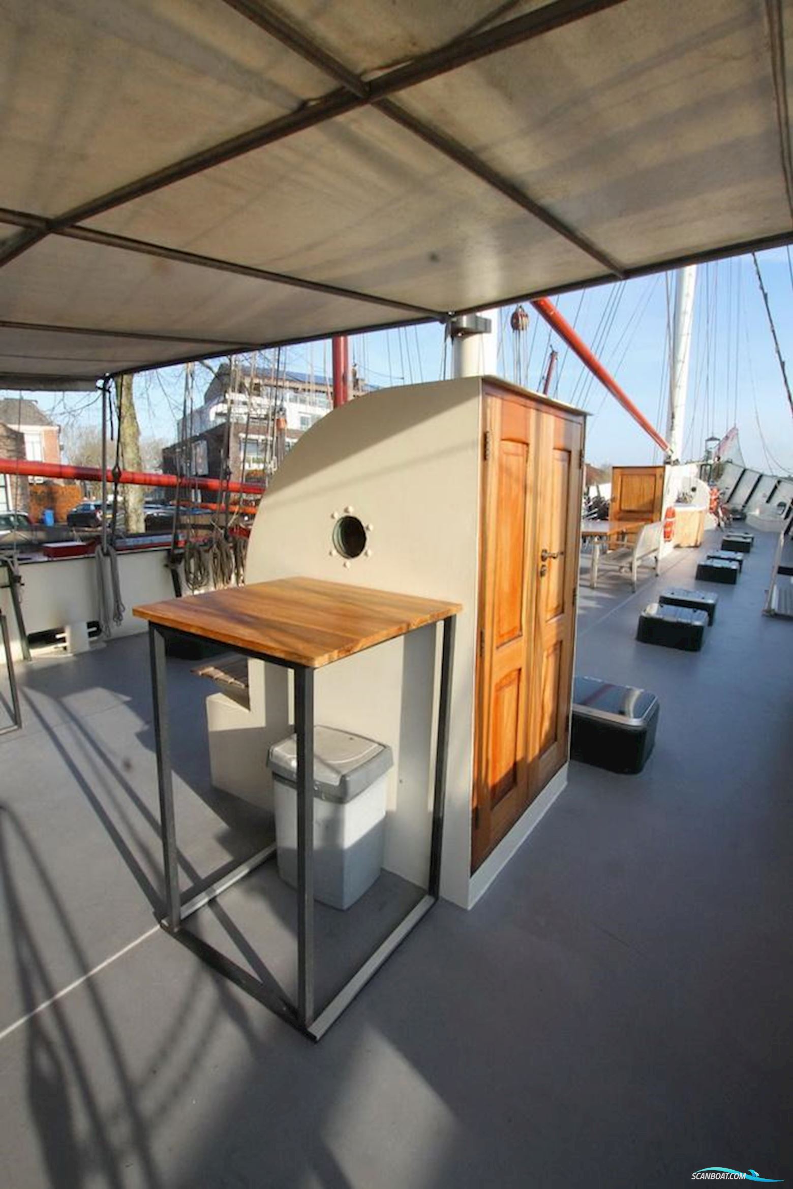 Traditional Barkentijn