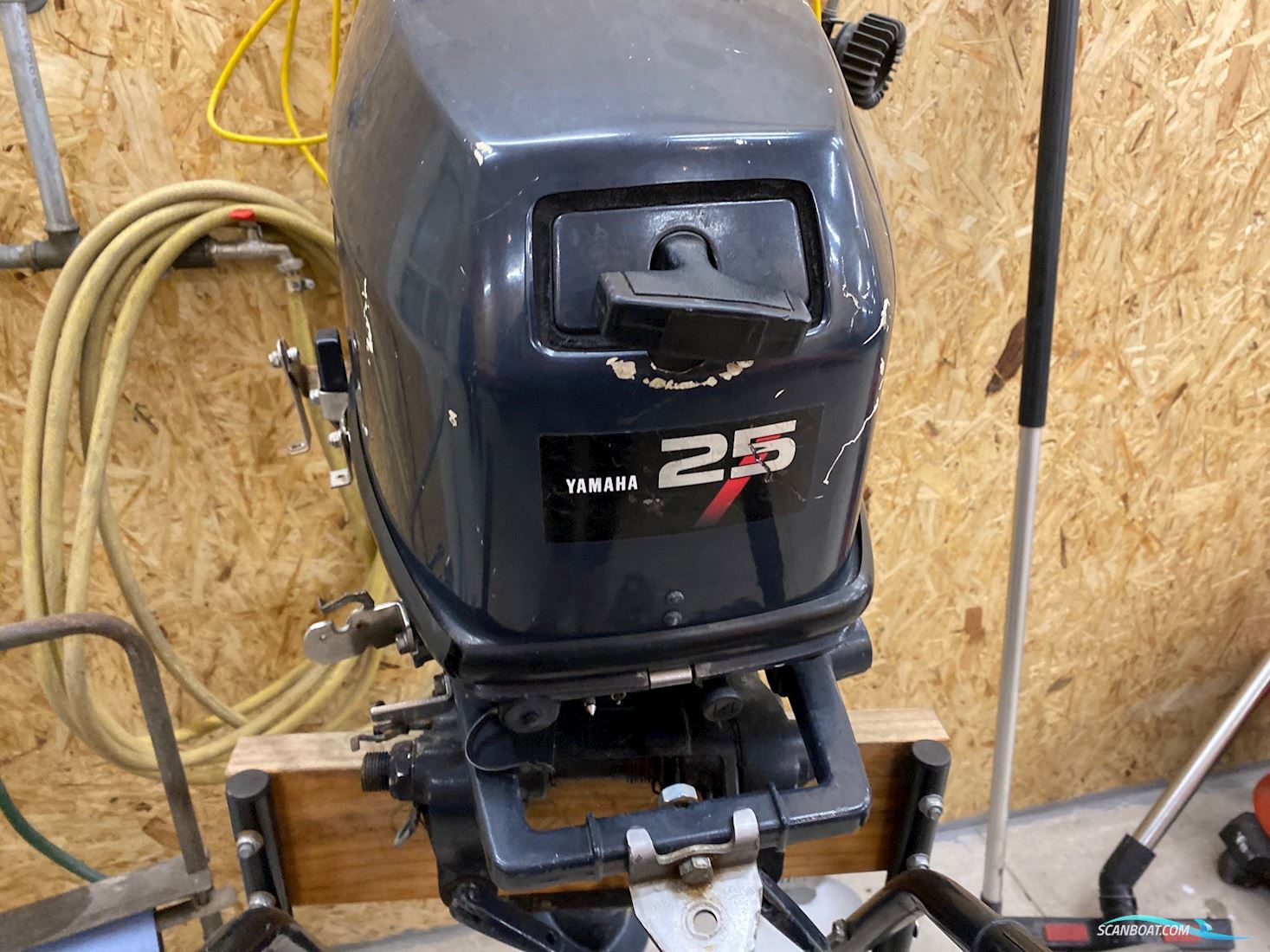Yamaha F25
