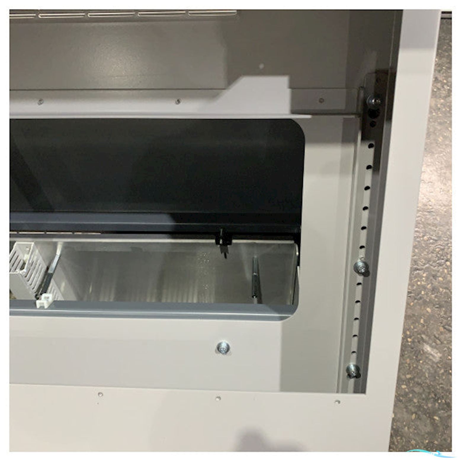 Alphatron Marine Ship Navigation Bridge Console-C Antracite L130 x W50 x H130