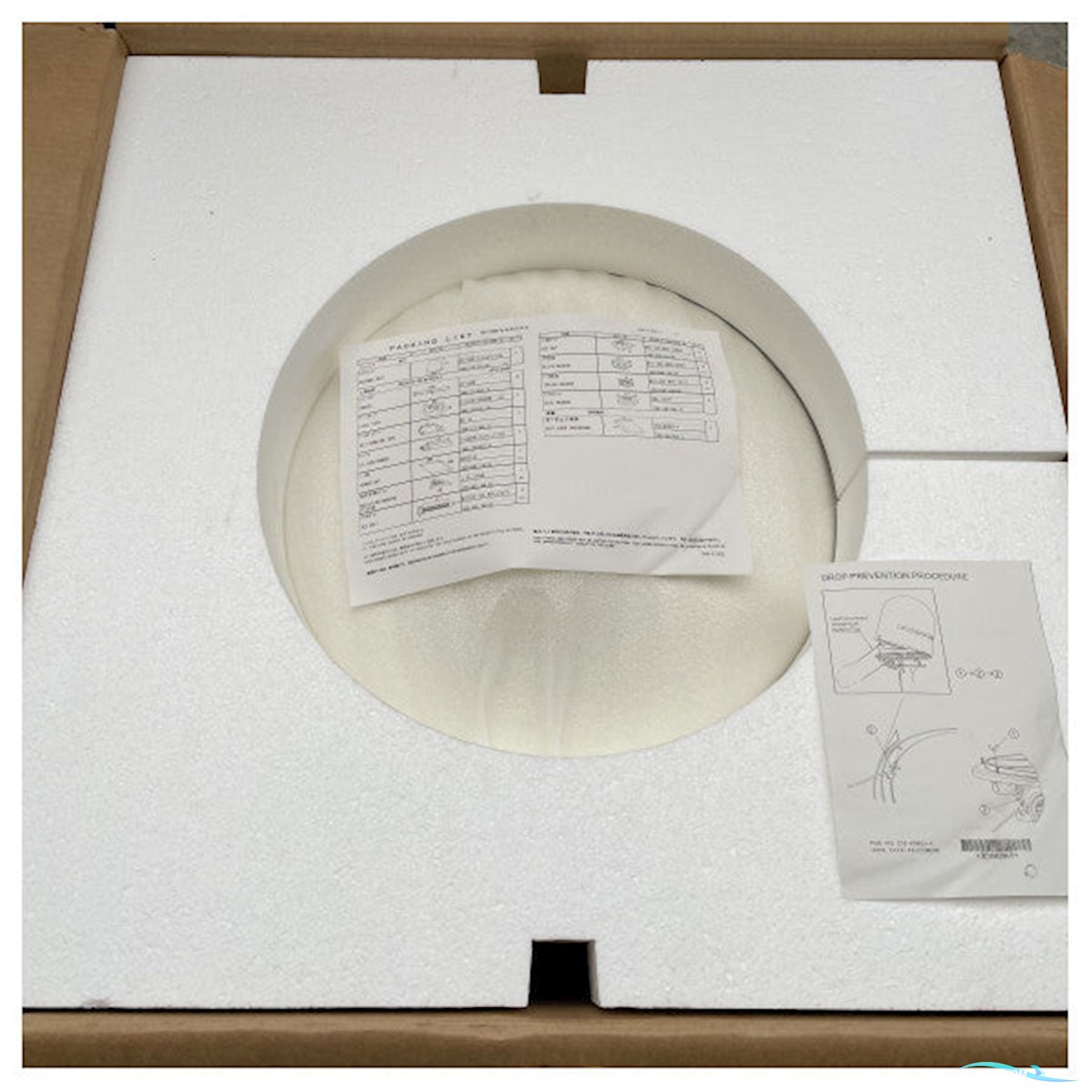 Furuno Felcom 500 Inmarsat FleetBroadband antenne system