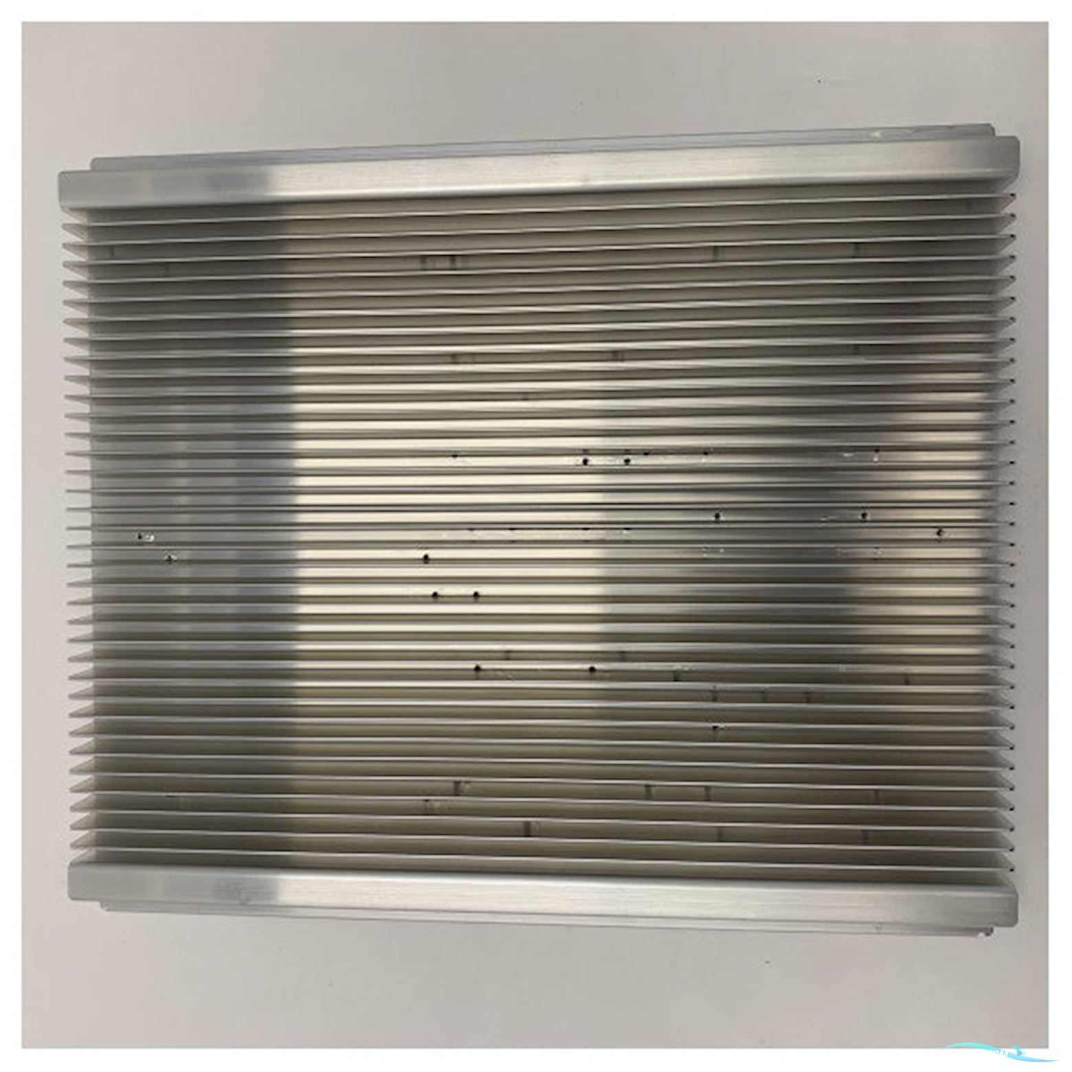 Furuno MF/HF Radio Heat Sink FS-2570 – Durable Aluminum Marine Cooling Solution