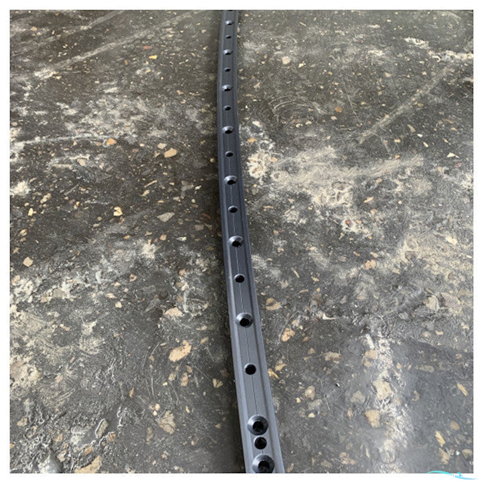 Lewmar HTX2 DP Curved Yacht Track - L 2.944m x HR 4.7m - 29372915BK