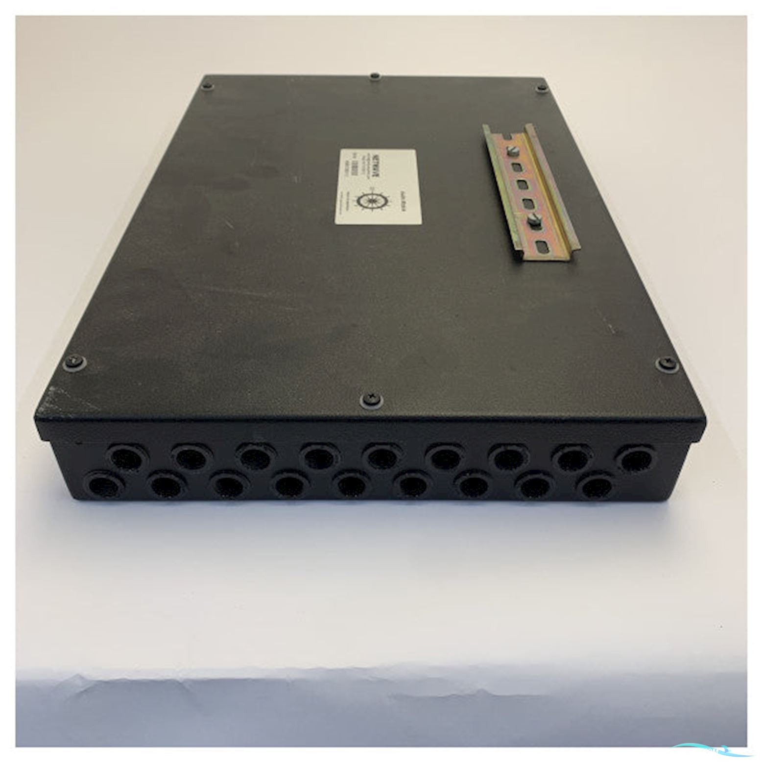 Netwave RUT-01050-12 Marine Audio Interface Distribution Box DIN Rail - Used Båtsutrustning 0, Holland
