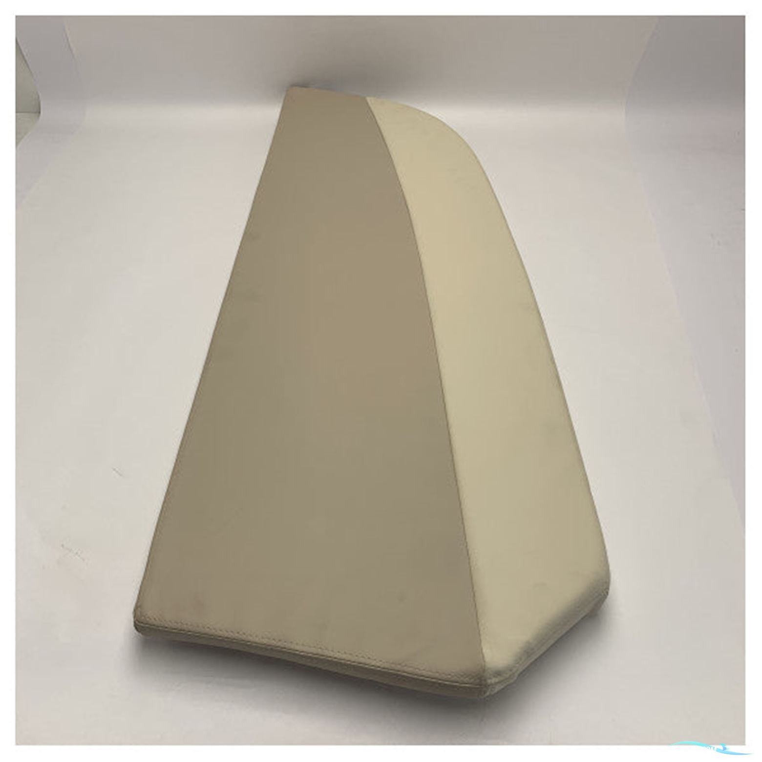 Quicksilver 555 Cabin Cushion For Starboard Side Sunlounge Beige - 2284224 Båtsutrustning 2025, Holland