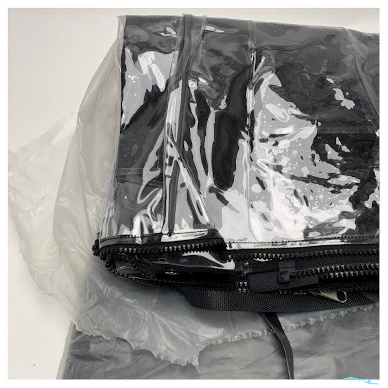 Quicksilver Activ 855 Weekend Aft Cockpit Black Enclosure Kit - VK_QS855Oben1