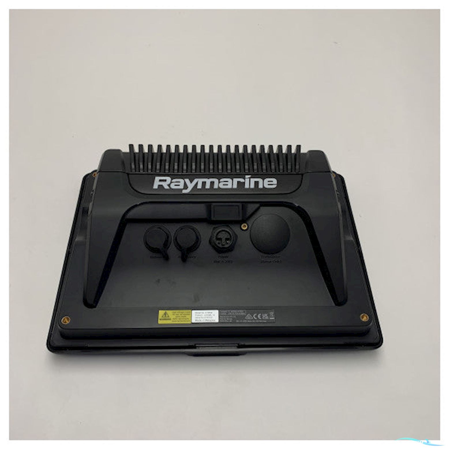 Raymarine Axiom 12 plus 12 inch multifunctional chartplotter - E70638