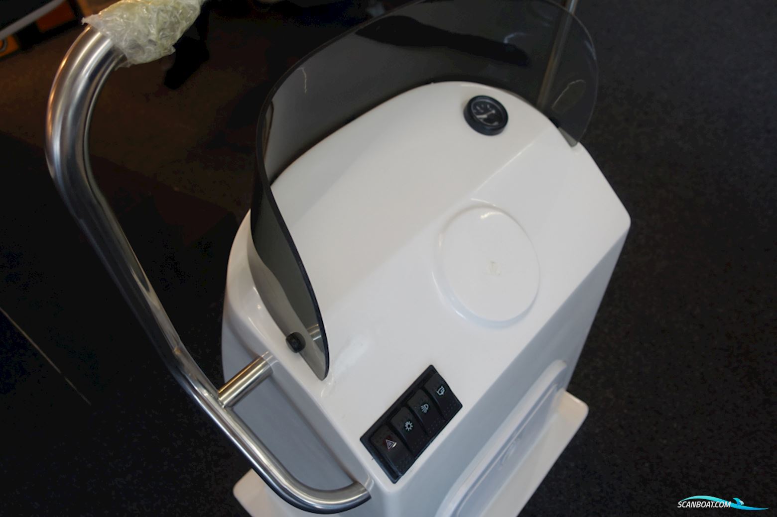 Stuur Console For Rib