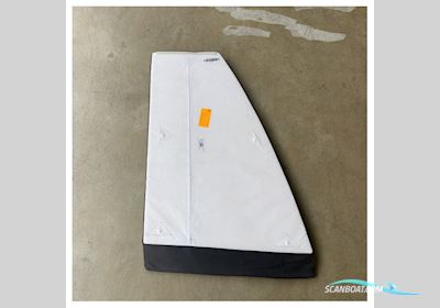 Uttern C77 Port Side Foredeck Lounge Cushion Antracite - 2222438 Båtsutrustning 2026, Holland