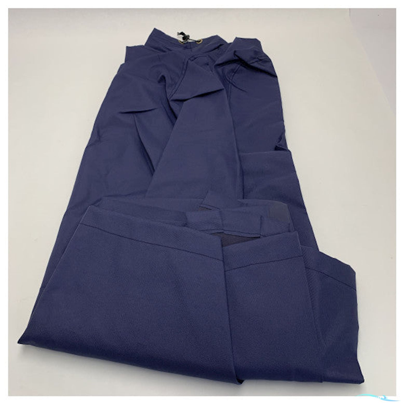 Uttern S55 Pilot Seat and Steering Console Cover Blue - 874748 Båtsutrustning 2025, Holland