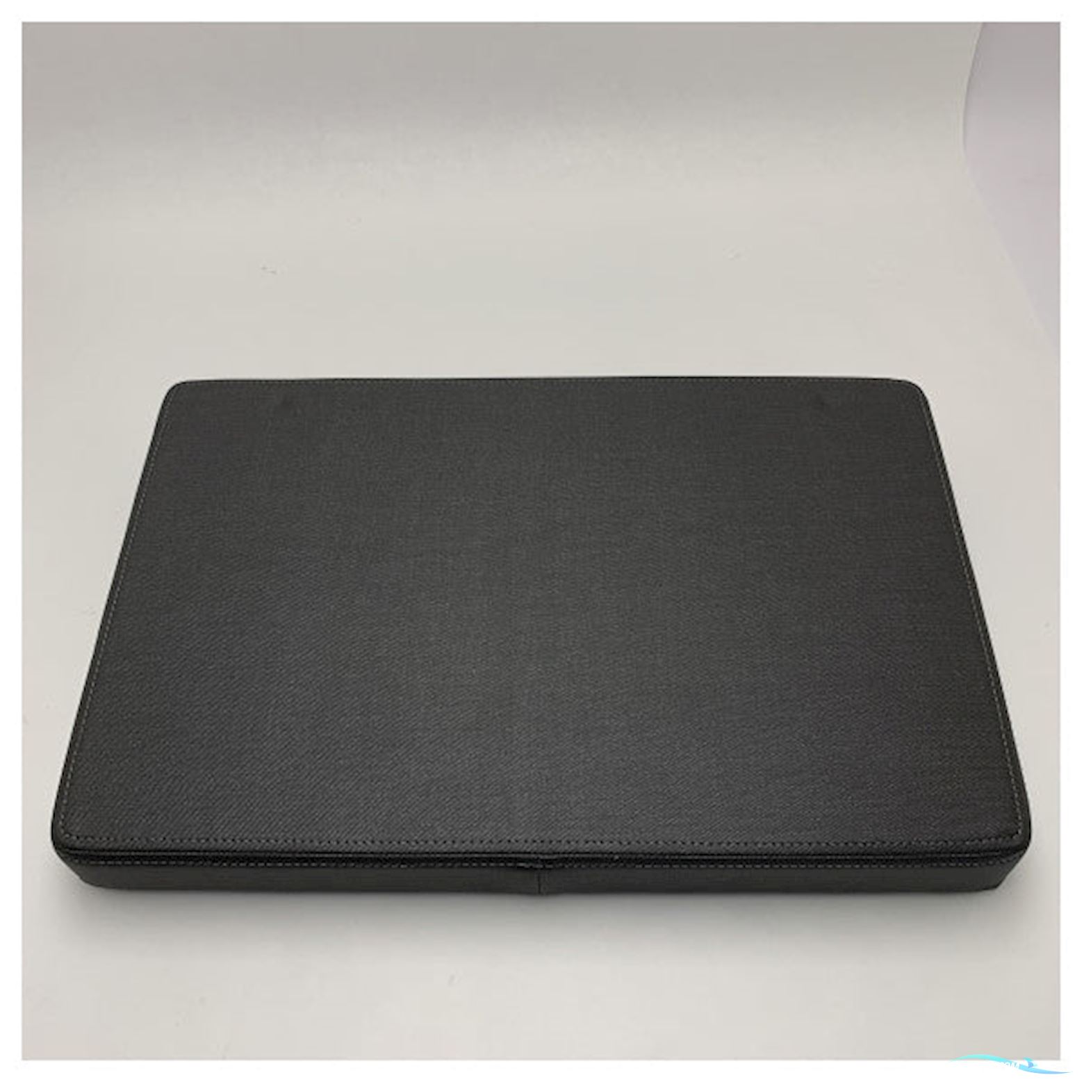 Uttern T59 Sunlounge Bow Backrest Cushion Antracite - 2335215 Båtsutrustning 2025, Holland