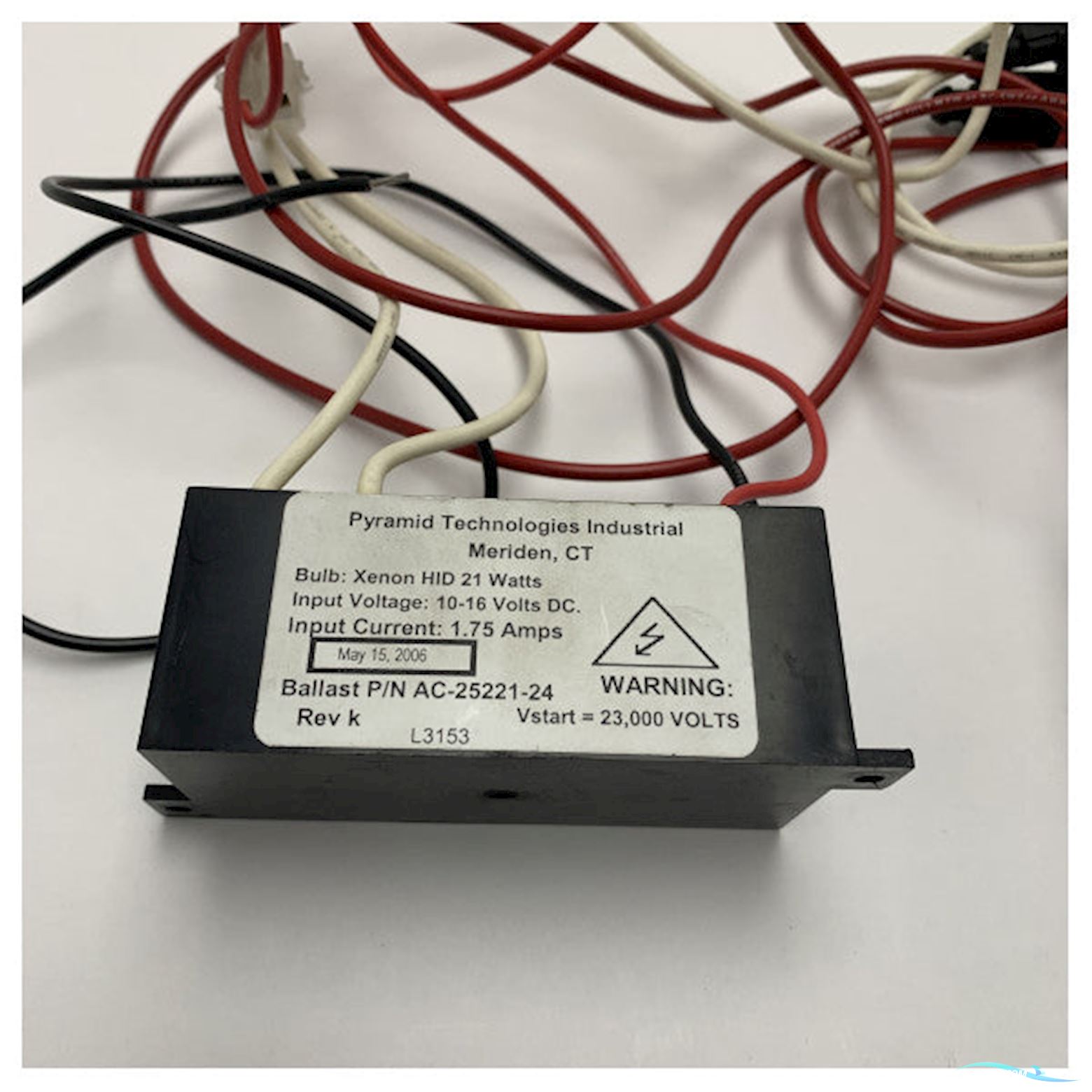 Vetus Underwater 12V 21W Xenon Hid Marine Lamp With Durable Metal Housing - Ssul2000-X