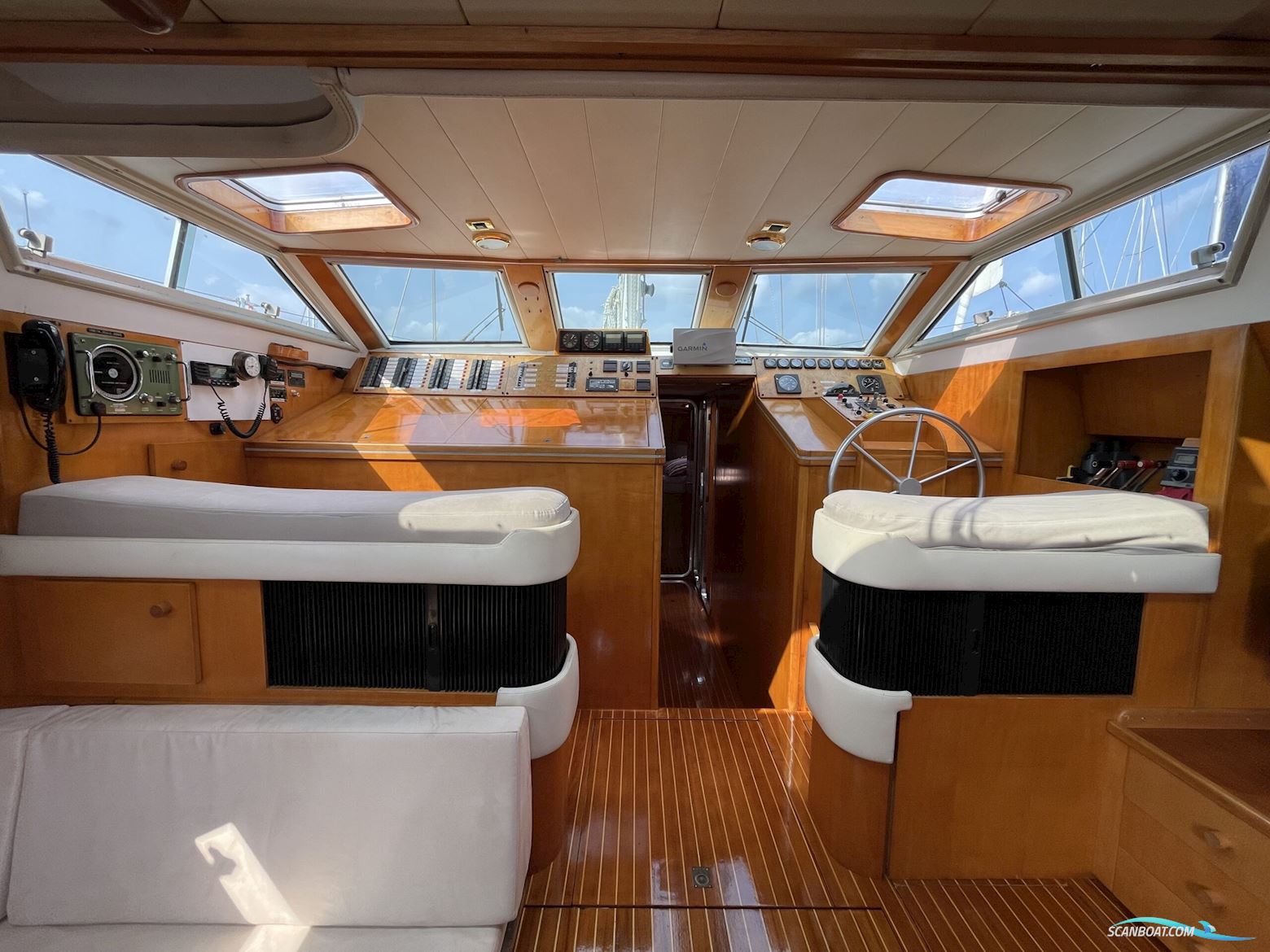 Ferretti Altura 53