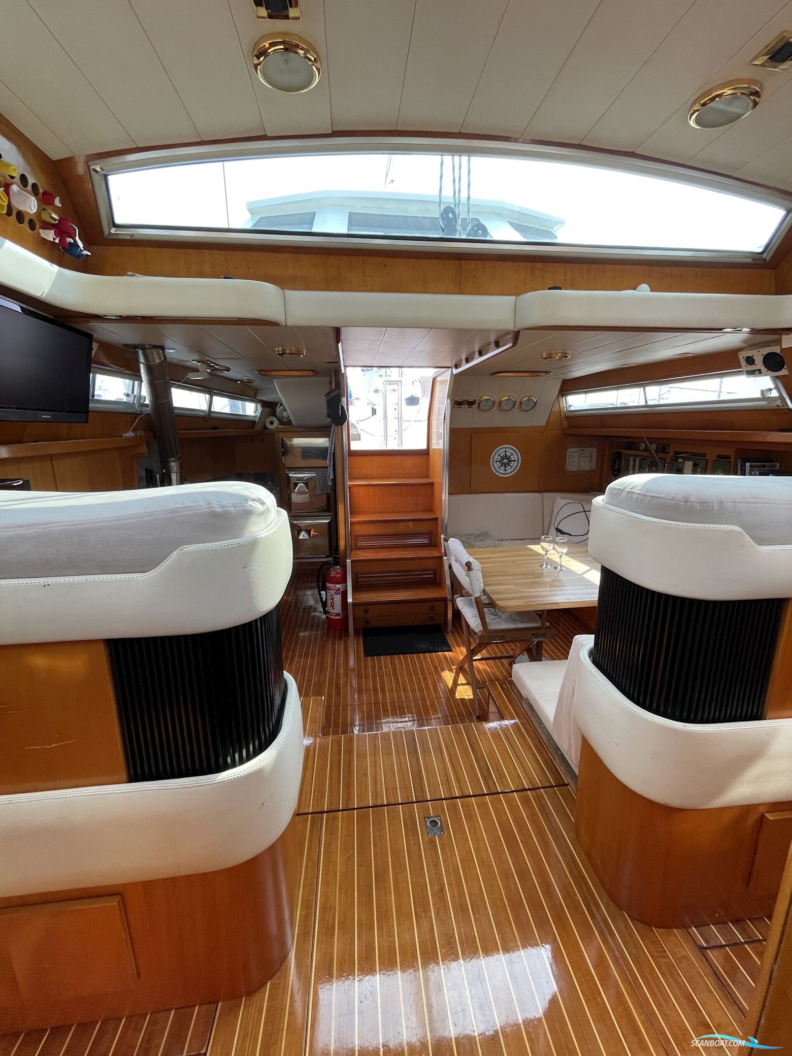 Ferretti Altura 53