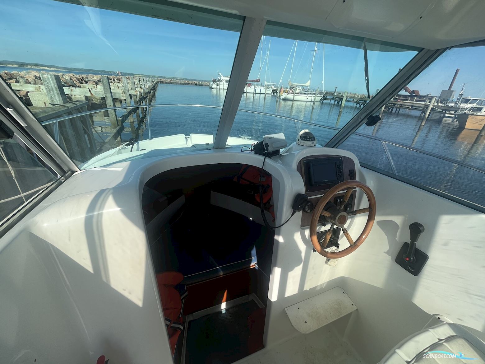 Jeanneau 635 Merry Fisher