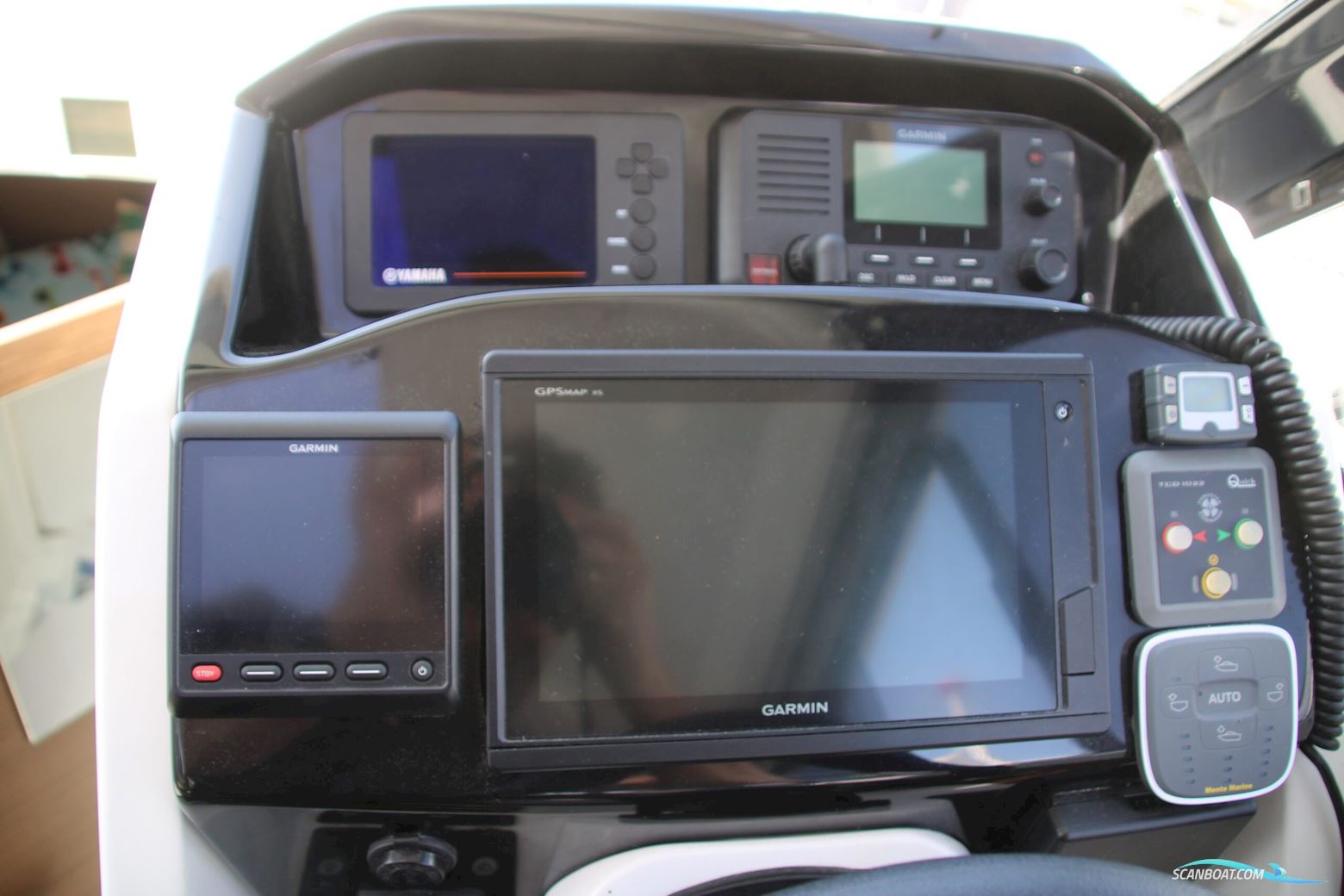 Jeanneau 695 Merry Fisher