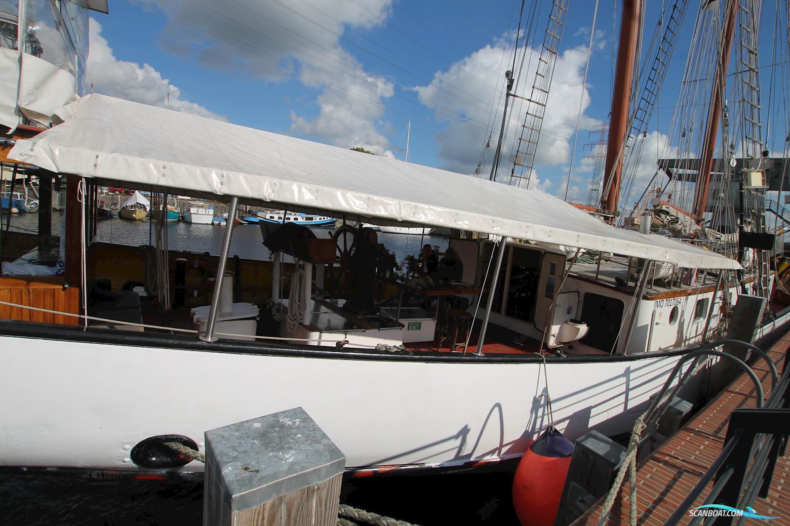 Schooner Topsail