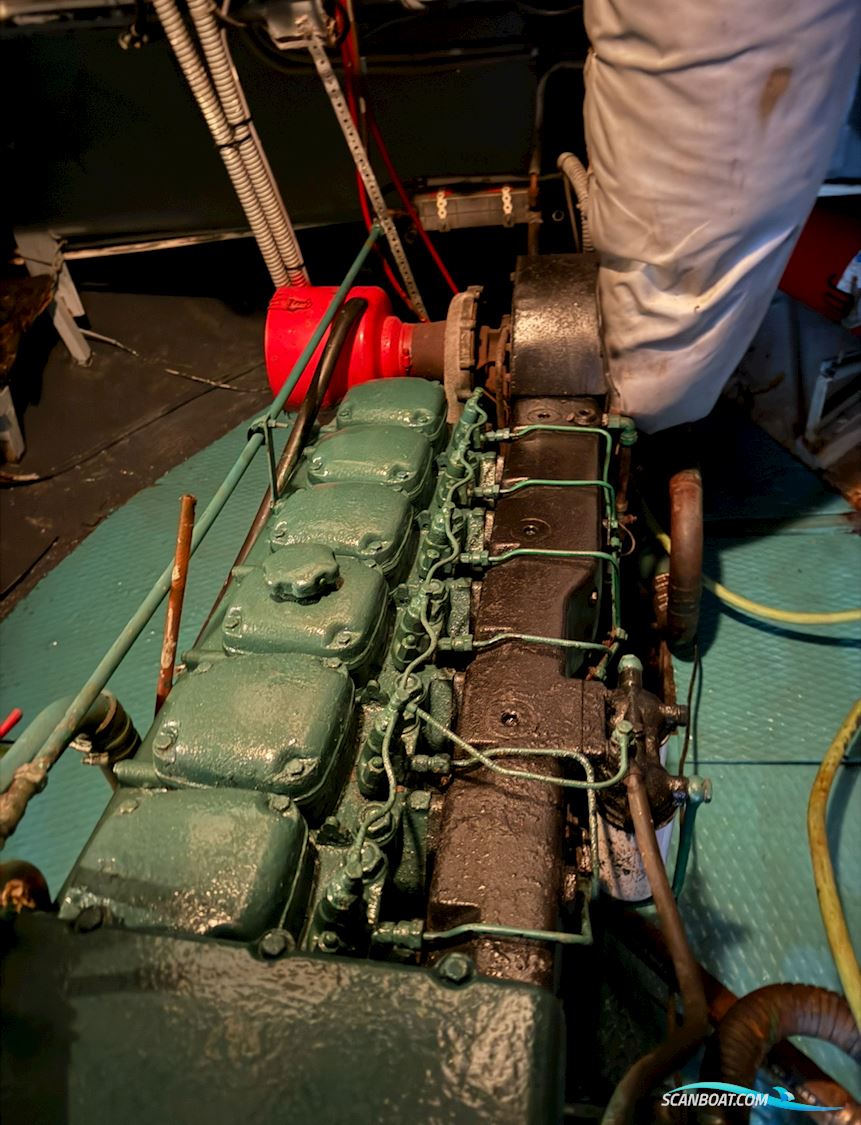 Skonare, Hus / bo Båt