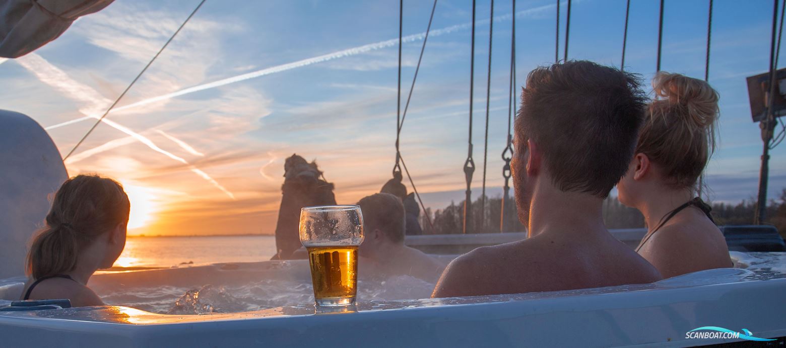 Traditional Barkentijn