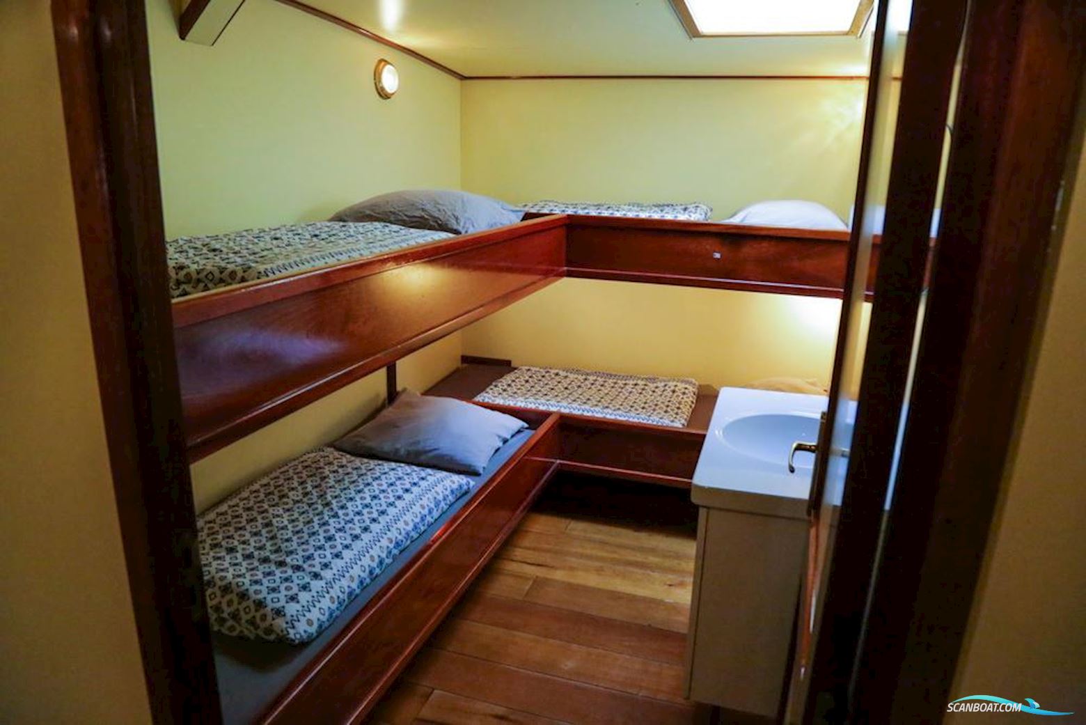 Traditional Barkentijn