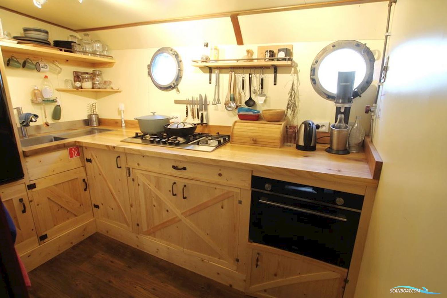 Traditional Barkentijn